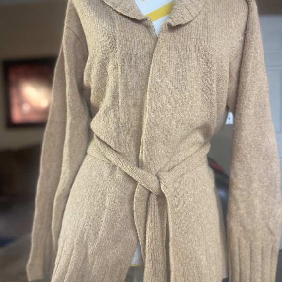 August Silk cardigan - Picture 2 of 5